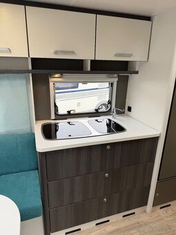 Dethleffs C’go 495 ~ francouzská postel - 12