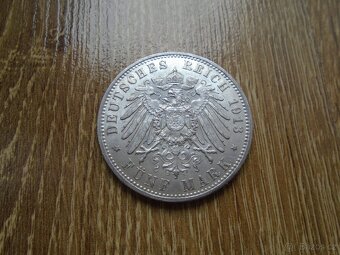 ODZNAKY A MINCE - 12