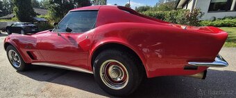 Chevrolet Corvette Sting Ray Coupe - 12