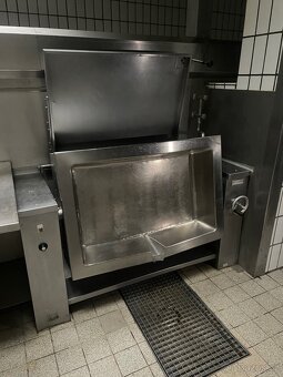 Kompletní jídelna a kuchyně - 12