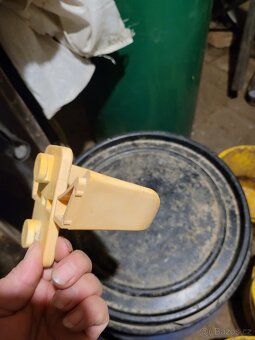 Prodám skokový materiál - 12