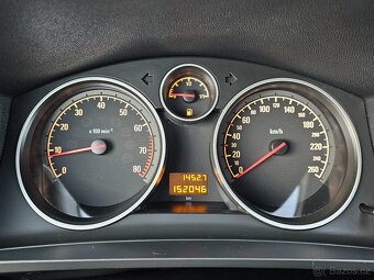 OPEL ZAFIRA 2012 1.6 85kW FAMILY 7 MÍST,VÝHŘEVY,SENZORY,TEMP - 12