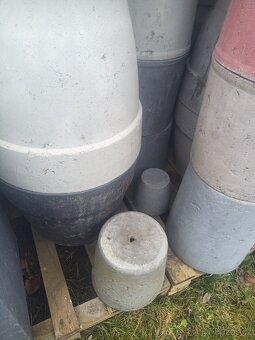 Prodám betonové květináče - 12