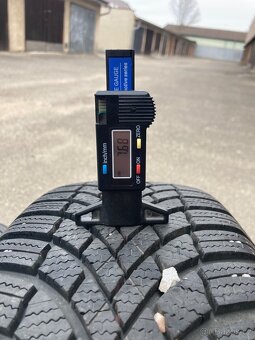 Skoda Octavia 4,zimni 205/60 r16-zanovní 7,5mm - 12