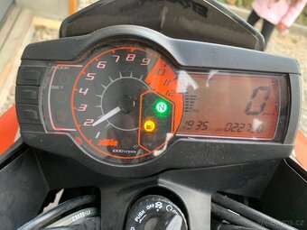KTM Super Duke 990  SERVISNÍ KNÍŽKA  - 12