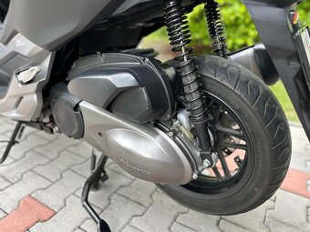 Honda Forza 300 malý nájezd,super stav - 12