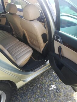 Peugeot 407 2.0 HDI - 12