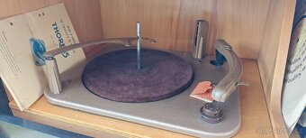 Starožitný gramofon se skříní - 12