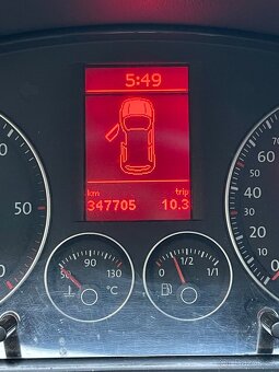 Volkswagen Touran - 12