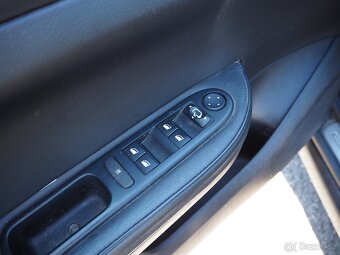 Peugeot 307 CC 2.0 KABRIOLET, klima, kůže, vyhř. sedadla - 12