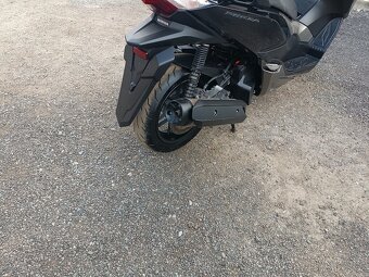 Honda Forza 125i rv. 2018 CZ doklady v ceně černá 2 - 12