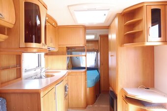 HOBBY €XCELLENT EASY 540 UFE R.V. 2005 MOVER - 12