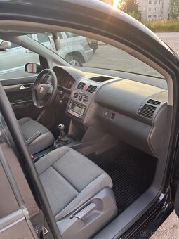 Volkswagen Touran 1.9 TDI 77kW = 7 miest, Bez korozie = - 12