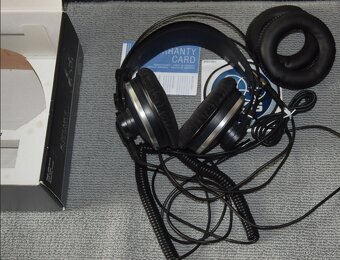 Profesionální sluchátka AKG K271 MKII, kabely, sada náušníků - 12