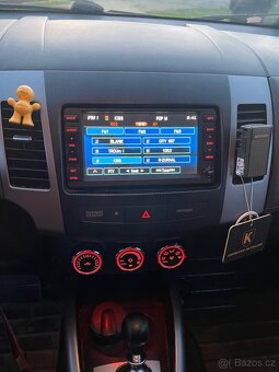 Peugeot 4007 2.2 HDi, 115 kW, automat, 4x4 - 12
