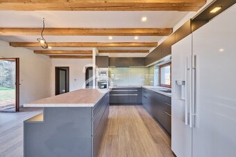 Prodej novostavby RD o dispozici 5+kk s garáží a se zahradou - 12