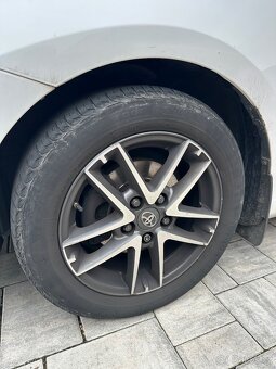 Toyota Auris 1.33 VVT-i (73 kW) - 2015, 95 tis. km - 12