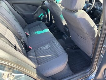 Škoda Octavia Combi 1.6i Tour - po servisu - 12