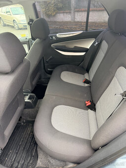 Škoda Fabia 1.2 HTP 40kW 128tis km - 12