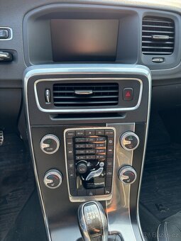 Volvo V60 2.0 D3 110kw R-Design 2016  DPH - 12