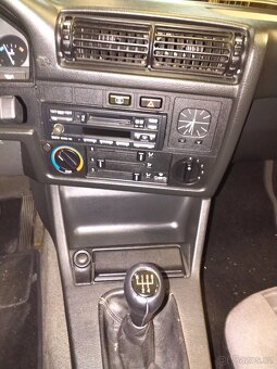 BMW E30 318is - 12