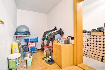 Prodej pozemku 1.421 m², vybudované 1. podlaží chaty, garáž, - 12