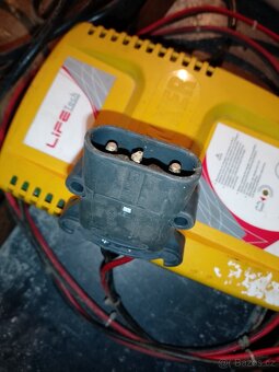 Trakční baterie 2x + nabíječka - 12