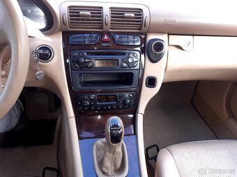 Mercedes C270cdi manual - 12