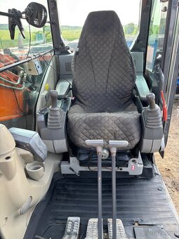 Pásové rypadlo Hitachi 240 - 12