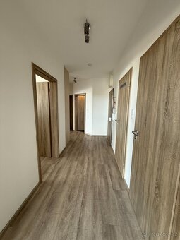 Pronájem bytu 4kk s velkou terasou - Praha, Dolní Měcholupy - 12