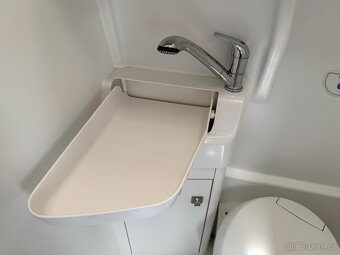 Obyné auto - VW Grand California, 2x klimatizace, DSG - 12