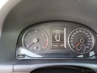 Volkswagen Touran 2,0 TDi 103KW 2010 - VELKÁ SLEVA - 12