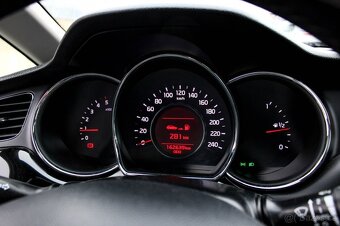 Kia Ceed 1.6 CRDi Platinum - 12