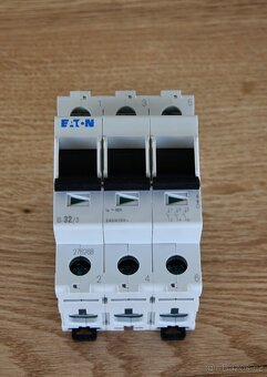 Prodám nové Instalační lišty EATON Z-GV-10/3P-3TE - 12
