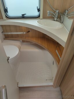 Prodám luxusní rodinný karavan Fendt Bianco Activ 550 KMG - 12