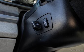 BMW 750i xDrive 2015 - 12