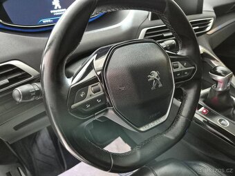 Peugeot 5008 1,5 BlueHDi Allure 7MÍST LED DPH - 12