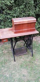 Šicí stroj ADRIA - 12