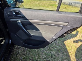 Škoda Octavia 2.0 fsi Elegance kombi TZ - 12