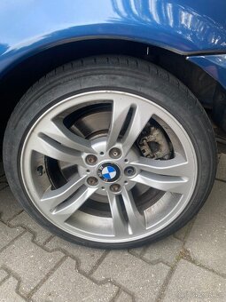 BMW E46 330xi, benzín + LPG
 - 12
