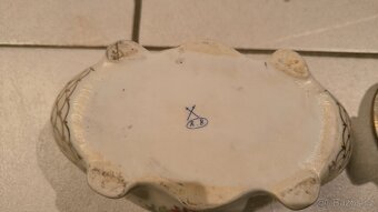 Porcelánová dóza zdobená chlapec s dívkou míšeň - 12