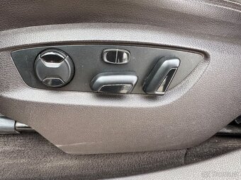 Predávam Volkswagen touareg 3.0 180 kW VW - 12
