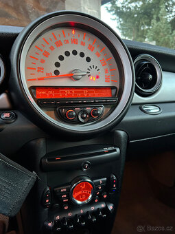 MINI COOPER ONE R56 - 12