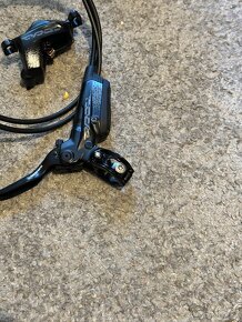 NOVÉ Brzdy Sram Code R - 12