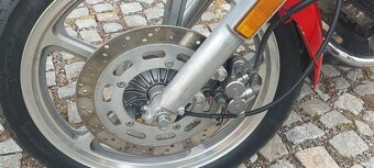 Honda VF 700 C  Supermagna - 12