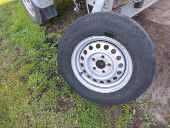 Přívěsný vozík brzděný. - 12