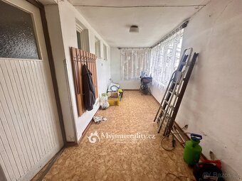 Prodej rodinné domy,  zastavěná plocha 77 m2 + sklep, dvůr,  - 12