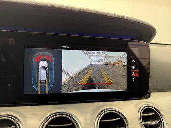 Mercedes-Benz Třídy E, 300de 9G DPH PLUG-IN 4X4 1-MAJ - 12