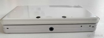 Nintendo 3DS White + 64GB SD karta - 12