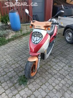 Dva skútry , Yuki rallye moto zeta - 12